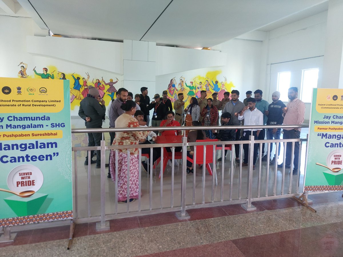 Mangalam Canteen run by Self Help Group at Sector-1 Metro Station
GMRCL has started the Mangalam Canteen service run by women of SHG (Self Help Group) belongs to GLPC (Gujarat Livelihood Promotion Company Limited) at Sector-1 Metro Station from 12th December 2024.