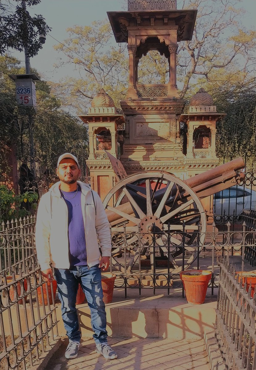 Ahssan94080774's tweet photo. Excited to explore the rich history and culture at the Lahore Museum today! 🏺 From ancient artifacts to stunning art collections, it's amazing to see how much this city has to offer. #LahoreMuseum #CulturalJourney #ExploringHistory #LahoreAdventures https://t.co/1NIHoLyHIK
