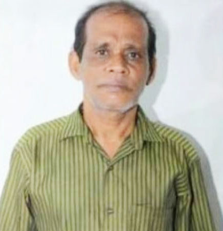 പേര് കൊള്ളാം. ചെന്താമര. ഈ താമരയോളി എത്ര തന്തമാർക്ക് ഉണ്ടായതാണെന്ന് ഇയാളുടെ ചത്തുപോയ തള്ളക്കുപോലും നിശ്ചയമുണ്ടാവില്ല. ഇയാളെയൊക്കെ പിടിച്ച് ജയിലിൽ സുഖവാസത്തിന് അയക്കാൻ കോടതി ഉത്തരവിടുന്നതിനു മുമ്പ് ഇവൻ്റെ തലയോട്ടി അടിച്ചുപൊട്ടിച്ച് തലച്ചോർ പട്ടിക്കിട്ട് കൊടുക്കണം. 😡😡😡