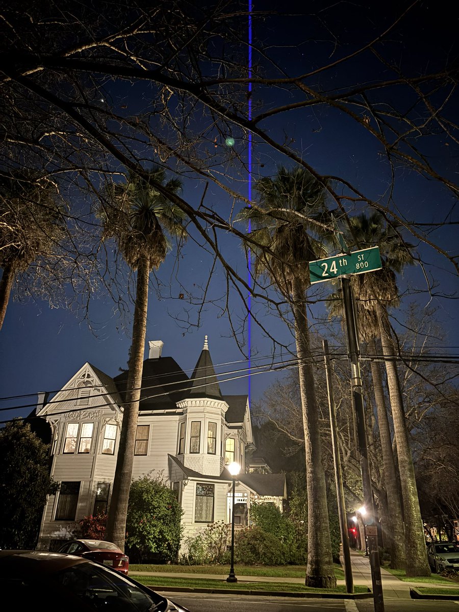 notmattley's tweet photo. Win #24. Go Kings! #LightTheBeam @SacBeam #Midtown https://t.co/JeicvAP2KU
