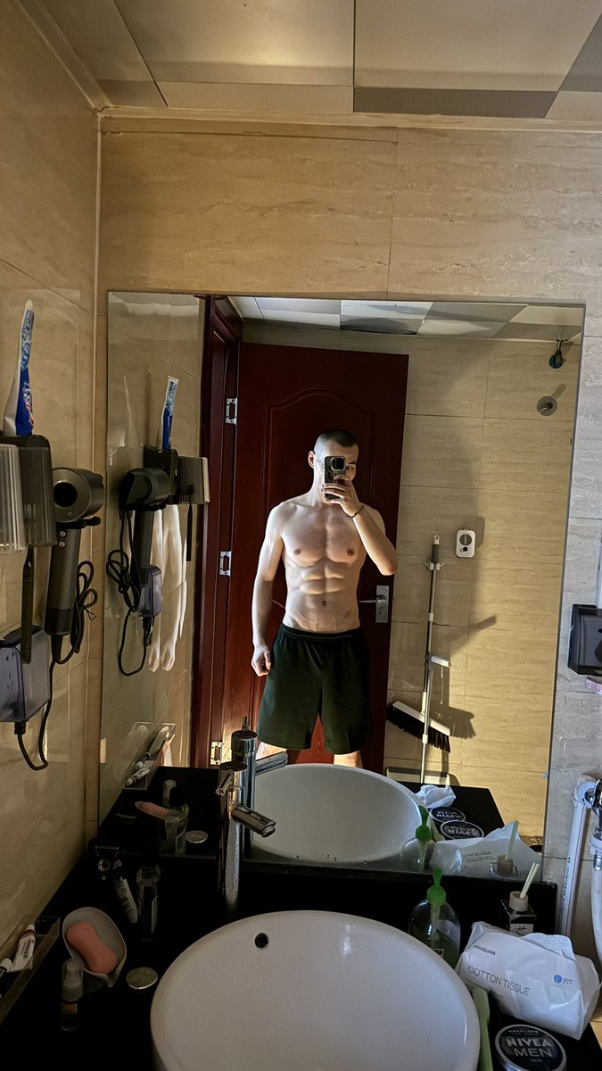 Phoenixxsd's tweet photo. 突然间发现自己还有个推特账号😅 https://t.co/l1AOV4pV5B
