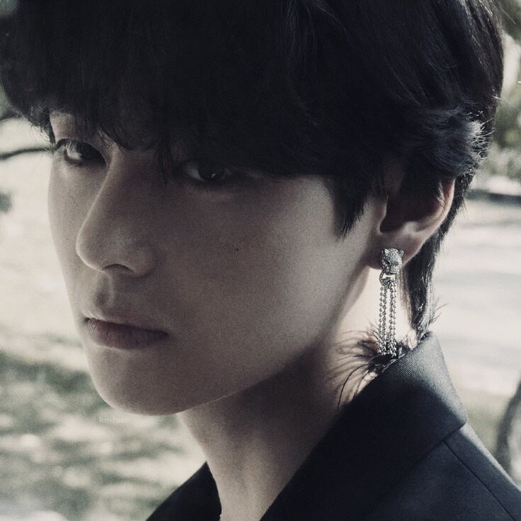thveargirly's tweet photo. #aukookv 🔞 - “Cachorrito”🦮 

Tae’hyung. 
Un inocente Universitario dispuesto a convertirse en todo lo que su profesor desee. 

Jung’kook. 
Un aparente Profesor que no está dispuesto a hacer nada por alguno de sus “alumnos”. 

¿Podrán ambos seguir sus principios y objetivos? https://t.co/xx6Qx5ZrhZ