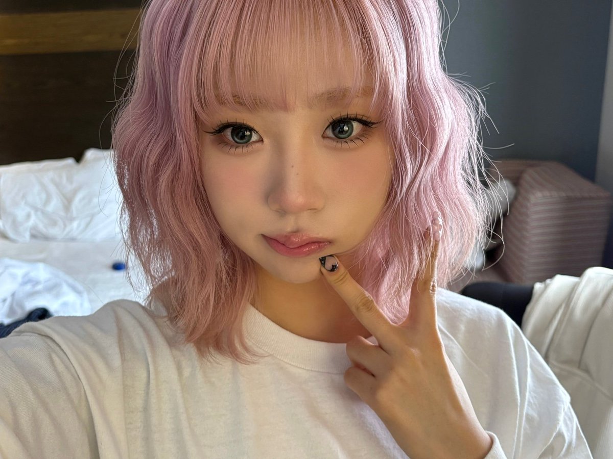 RBW_PURPLEKISS's tweet photo. [#도시]

🍜💕💕

#퍼플키스 #PURPLE_KISS #Dosie https://t.co/n3hLqxVd0z