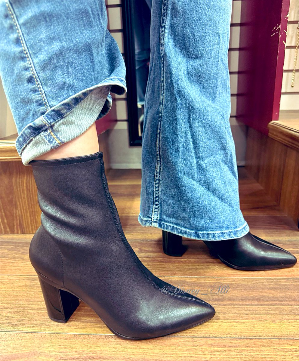 Disney_Alli's tweet photo. Itβs a @pashionfootwear day in coal zip booties! #shoes #shoefie #shoesoftheday #sotd #outfitoftheday #ootd #highheellife #highheellover #highheeladdict #shoelover #shoeporn #heelsporn #heels #bootlover #bootfreak #bootporn #highheeledbooties #convertibleheels #pashionfootwear https://t.co/5sR7Mk5J8K