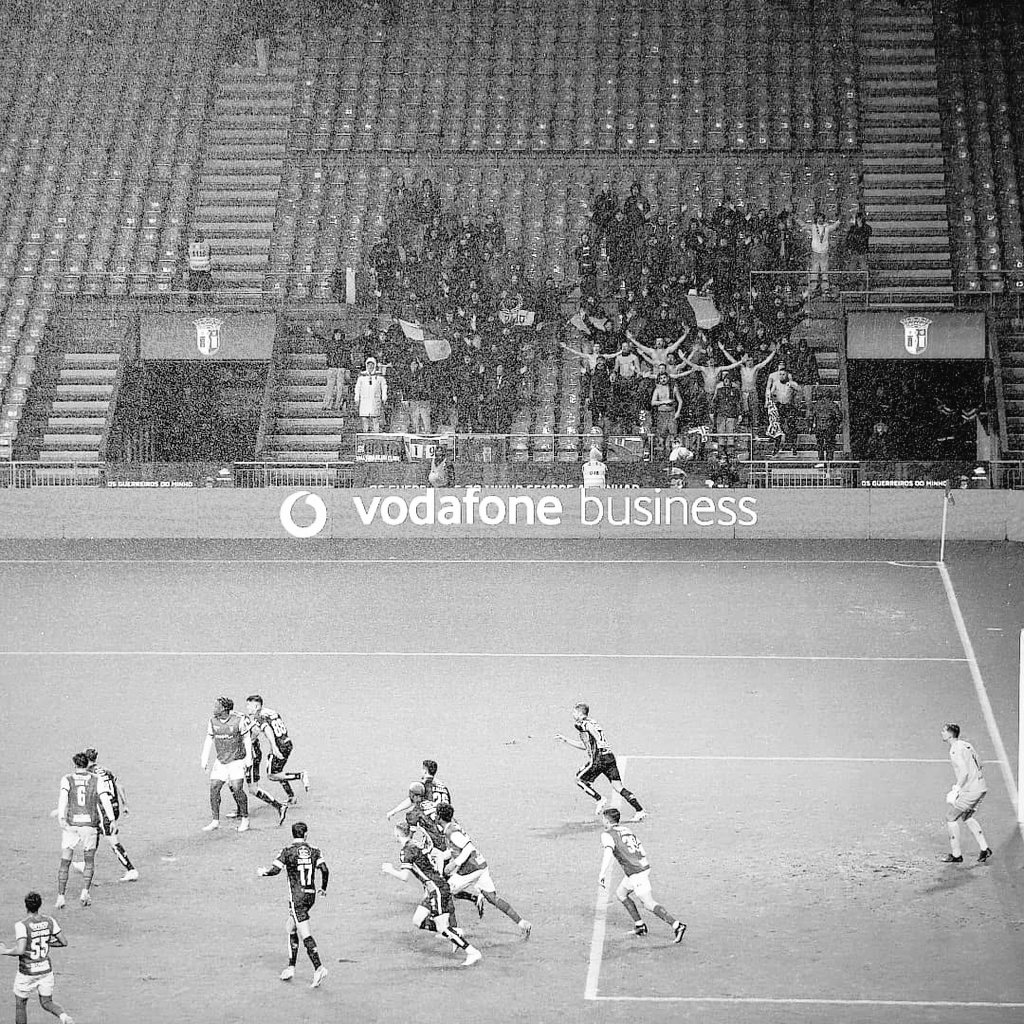 melhor do que dizer ser esquizofrénico, sê-lo!
ULTRAS BRACARA LEGION 2003