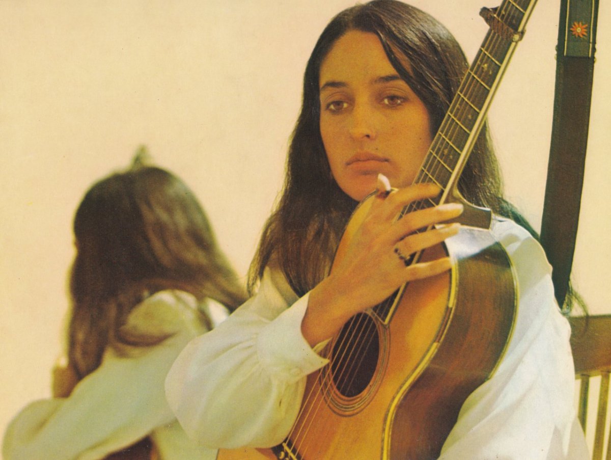 silksofbohemia's tweet photo. Joan Baez and her guitar, 1960s. https://t.co/du8F0Ycemj