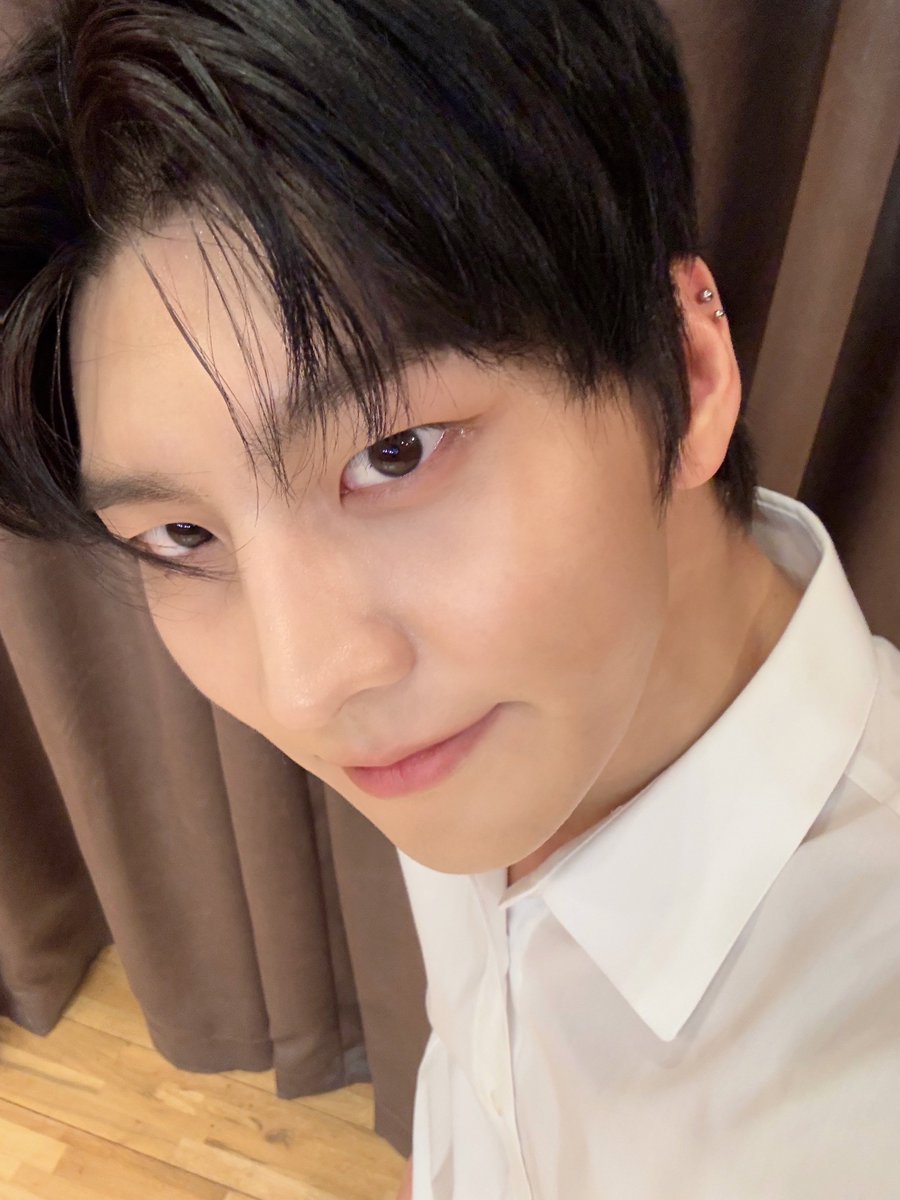 VannerOfficial's tweet photo. [#GON]

즐거운 설날 보내세요~🥰

#VANNER #배너 #곤 https://t.co/8DsyLaOwTS
