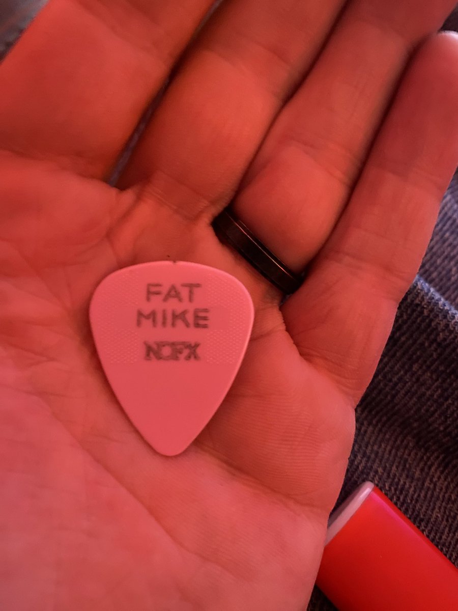 odium0's tweet photo. @DrGuitar The .60 Nylon Fat Mike edition for my bass https://t.co/2nERhCLWvl