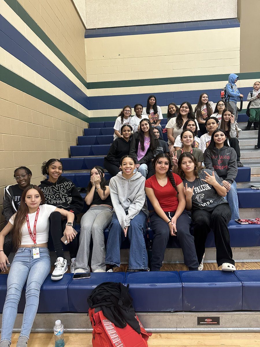 stevensgirlsbb's tweet photo. S/O to @ValeAthletics GBB! It was an exciting game for our current falcons to watch our future falcons 🏀 excited for Stevens’ bright future! #FalconFamily #OperationHome ❤️🖤🩶 https://t.co/mbJo44sUWl