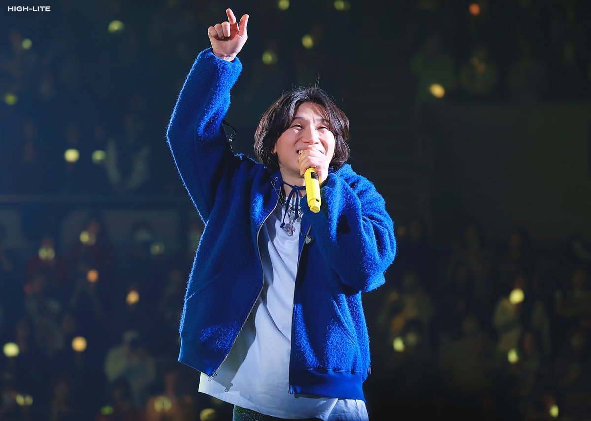 High__Lite's tweet photo. 𝟤𝟢𝟤𝟧 ʟᴜɴᴀʀ ɴᴇᴡ ʏᴇᴀʀ'ꜱ ᴅᴀʏ ᴍᴇꜱꜱᴀɢᴇ
을사년 청사의 해💙
푸른 뱀의 해도 대성이와 행복하기💛

#대성 #DAESUNG #DLITE #テソン 
@d_lable