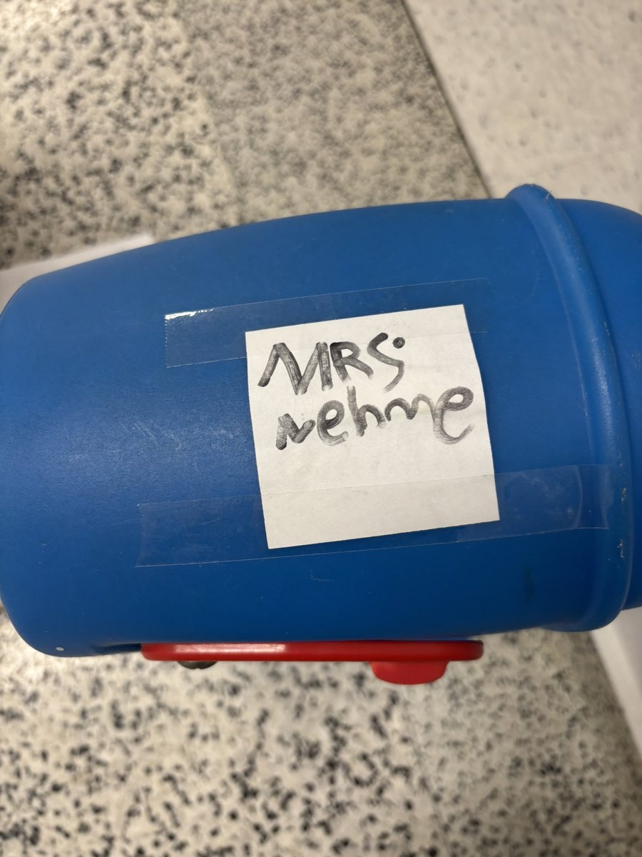 Traci Nehme(she/her) (@tracinehmeocsb) on Twitter photo One of the greatest joys in my role is being able to develop relationships with so many students! Today I had a kindergarten student bring me the mailbox from her class to keep outside of my office so she and her friends can deliver mail to me during the day! 💕<a href="/MmeBrooking/">Mme Brooking</a> One of the greatest joys in my role is being able to develop relationships with so many students! Today I had a kindergarten student bring me the mailbox from her class to keep outside of my office so she and her friends can deliver mail to me during the day! 💕<a href="/MmeBrooking/">Mme Brooking</a>