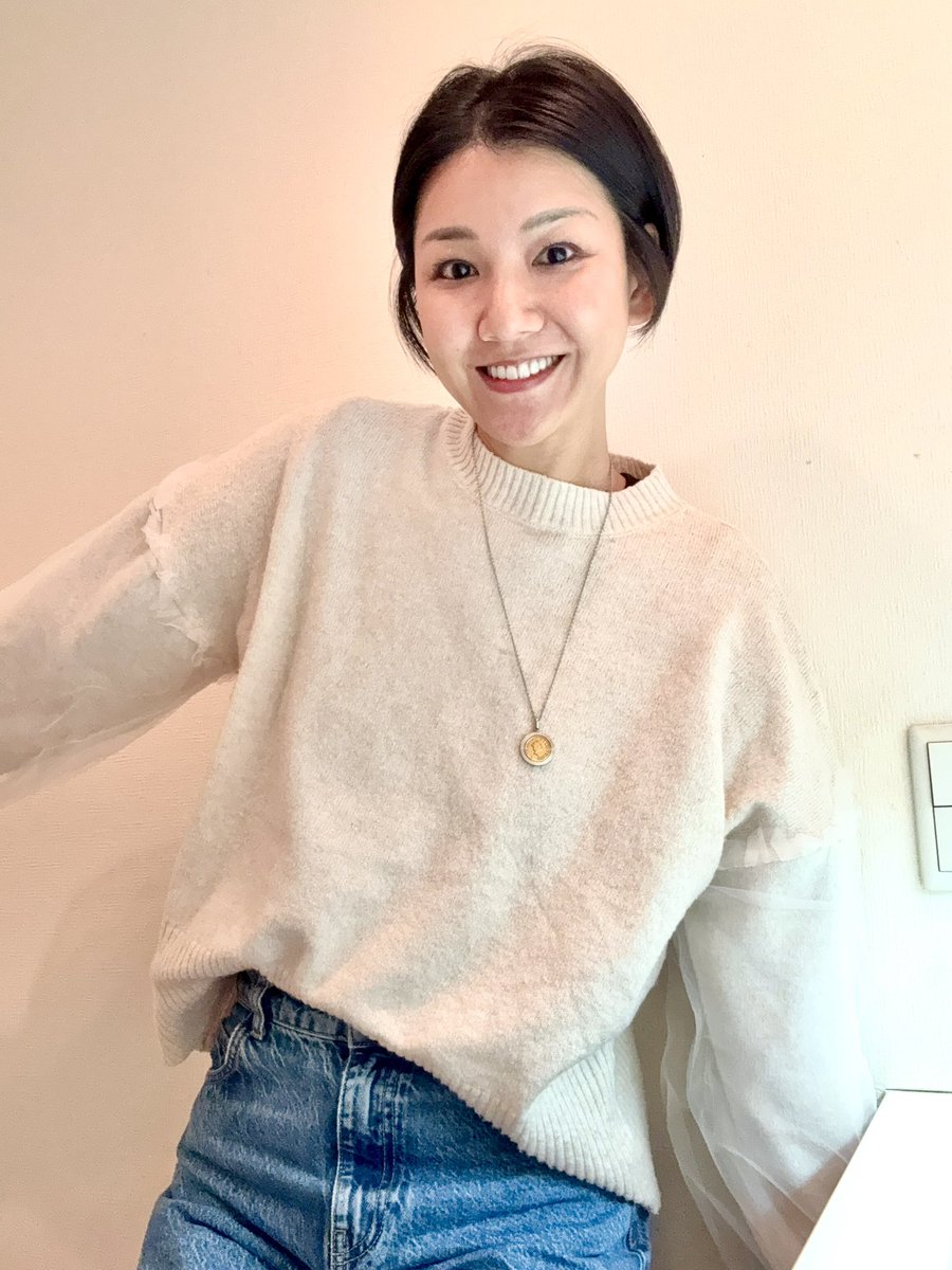 髪をショートヘアにしました✨

2週間前に短めのボブにしたばかりですが、ショートヘアにしたい衝動が
抑え切れず😂

3年ぶりにショートヘア！
また暫くショートヘアだと思います。

スッキリしたあああ❤️