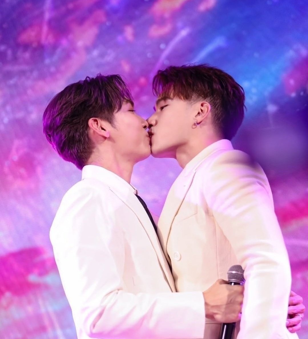LVedontcost247's tweet photo. 💑🏻♥️💍When Tul said yes to forever, it wasn’t just an answer—it was the start of a chapter where love and happiness will always lead the way. We love you boys and so excited for your new chapter in life together.

MEWTUL APPRECIATION DAY 
#MewTulLove #MewSuppasit #Tul_Pakorn 
@MSuppasit @octotul