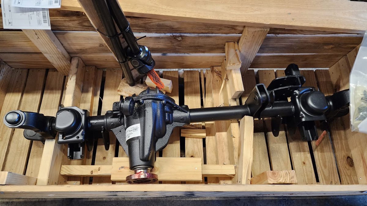 ocd_offroad's tweet image. Little present for a JT Rubicon.

#spicer #axle #jeep #jt #gladiator #rubicon