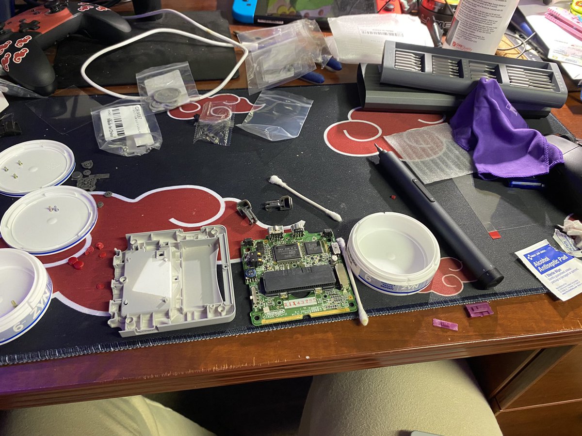 cptncress's tweet photo. @rejectedjokes I know a gba nerd when I see one https://t.co/9Z3U1fTnAJ