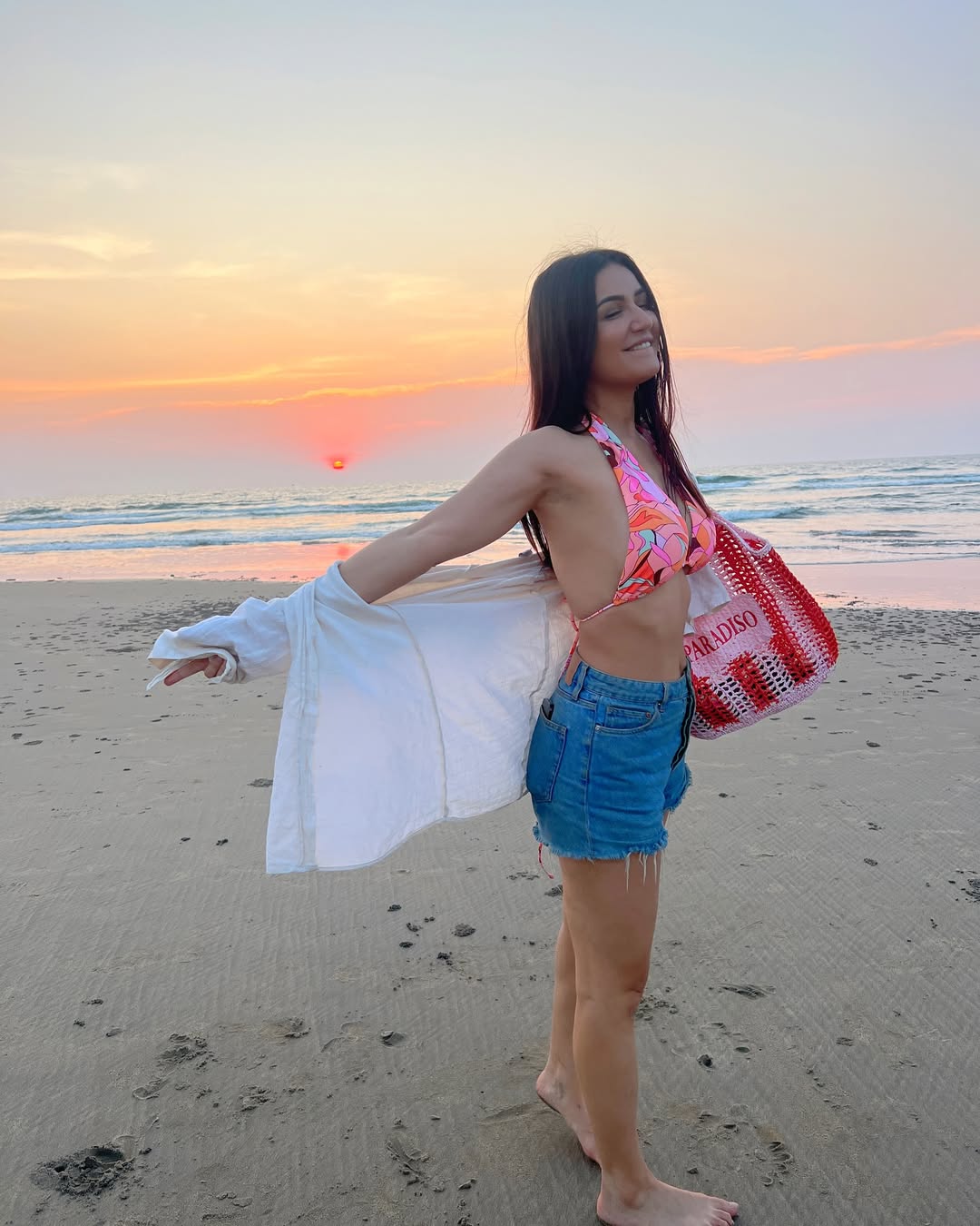 GiWJHzEaYAEr5kp?format=jpg&name=large