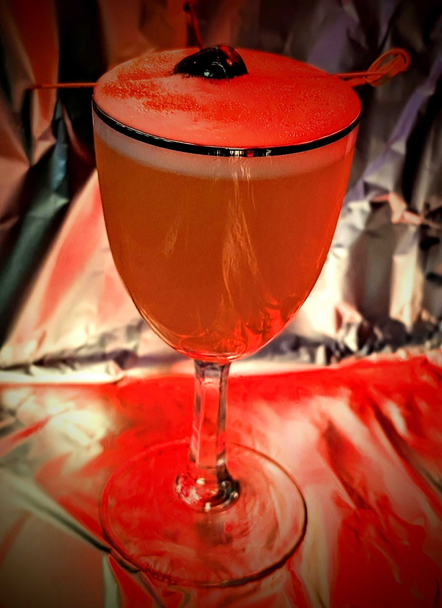 If you're like us you always look for the positive. The Silver Lining is a drink that can help keep that in mind during these midwinter months. Bonded rye whiskey, licor 43, egg whites, lemon and sparkling water will do the trick.