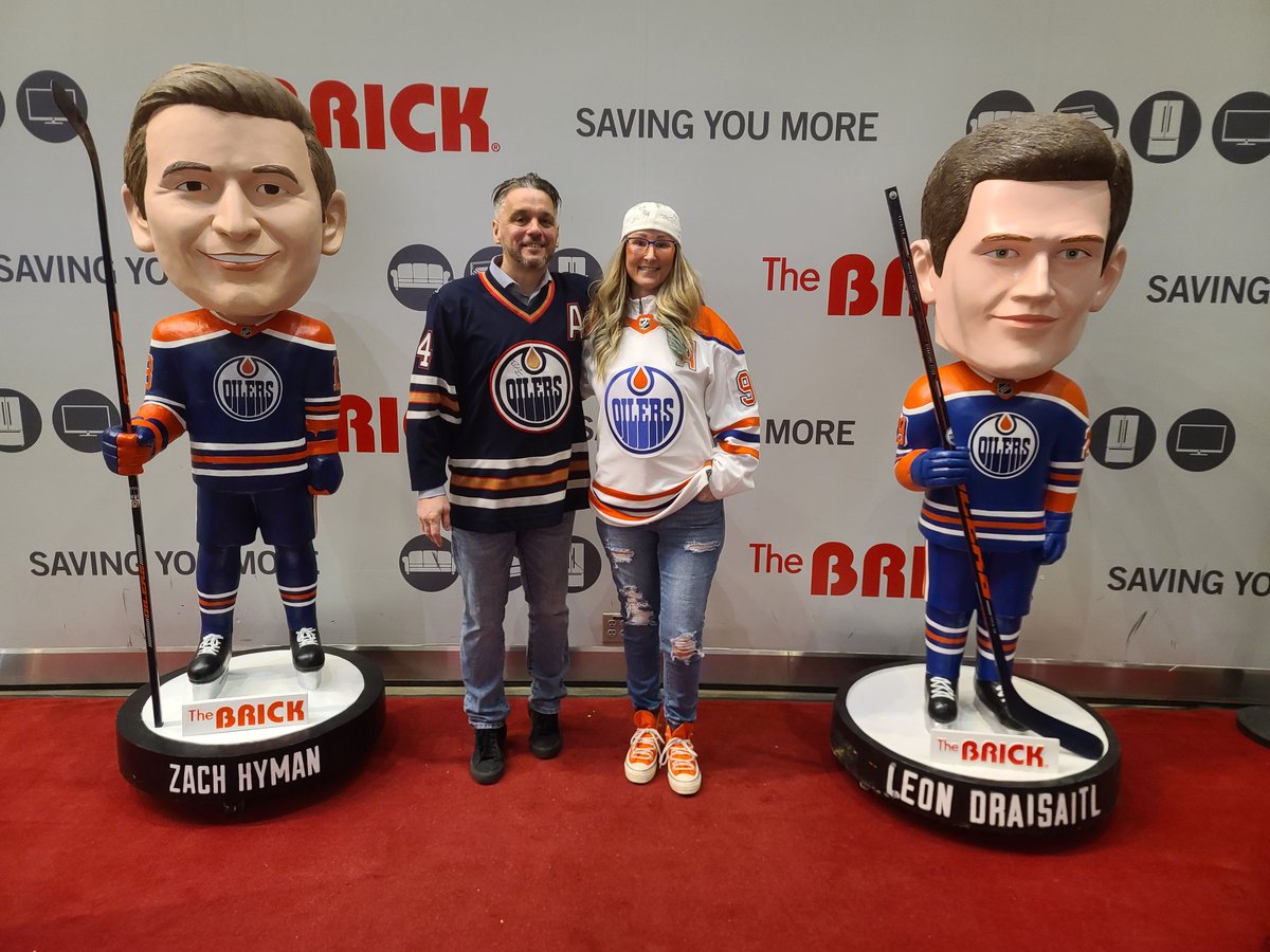 Please show Saša some love on his birthday &amp; for his first #LetsGoOilers game, ever. 

Happy Birthday, dude! It's an honor to attend this game with you. 

<a href="/EdmontonOilers/">Edmonton Oilers</a> <a href="/TheBrick/">The Brick</a> 

#LetsGoOilers #BrickBestSeats