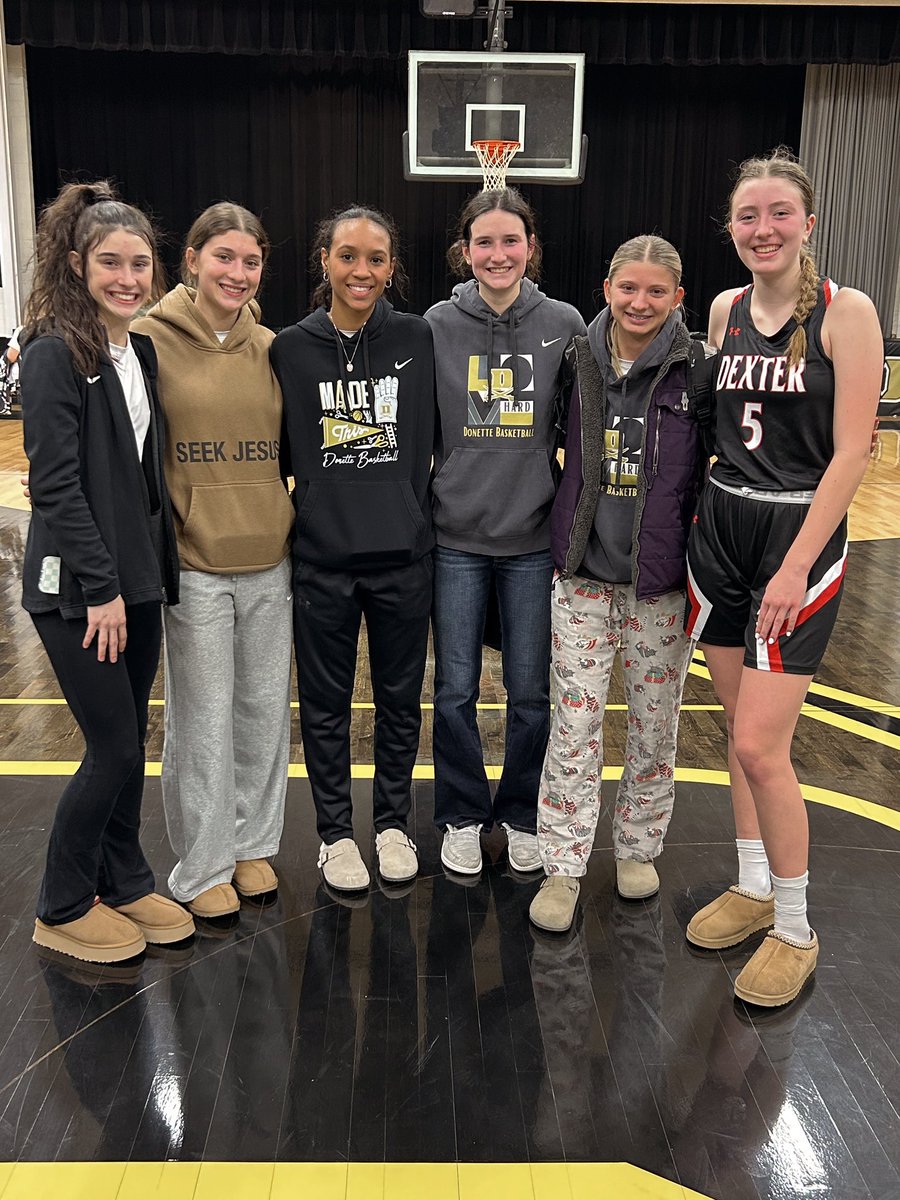Doniphan played Dexter tonight meaning 5 of our Nets played against another Net! Love how these girls are competitors on the court and friends off the court!💪🏀🖤 <a href="/2027kennakirby/">2027 Makenna Kirby</a> <a href="/kensey_killian/">Kensey Killian</a> <a href="/2027elliew52992/">2027elliewhite</a> <a href="/2027CarsynH/">Carsyn Hagood</a> <a href="/MylaSchrimsher/">Myla Schrimsher</a> <a href="/MoMenley27/">Mo Menley</a>