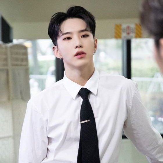 호시와 셔츠는 좋은 느낌을 냄