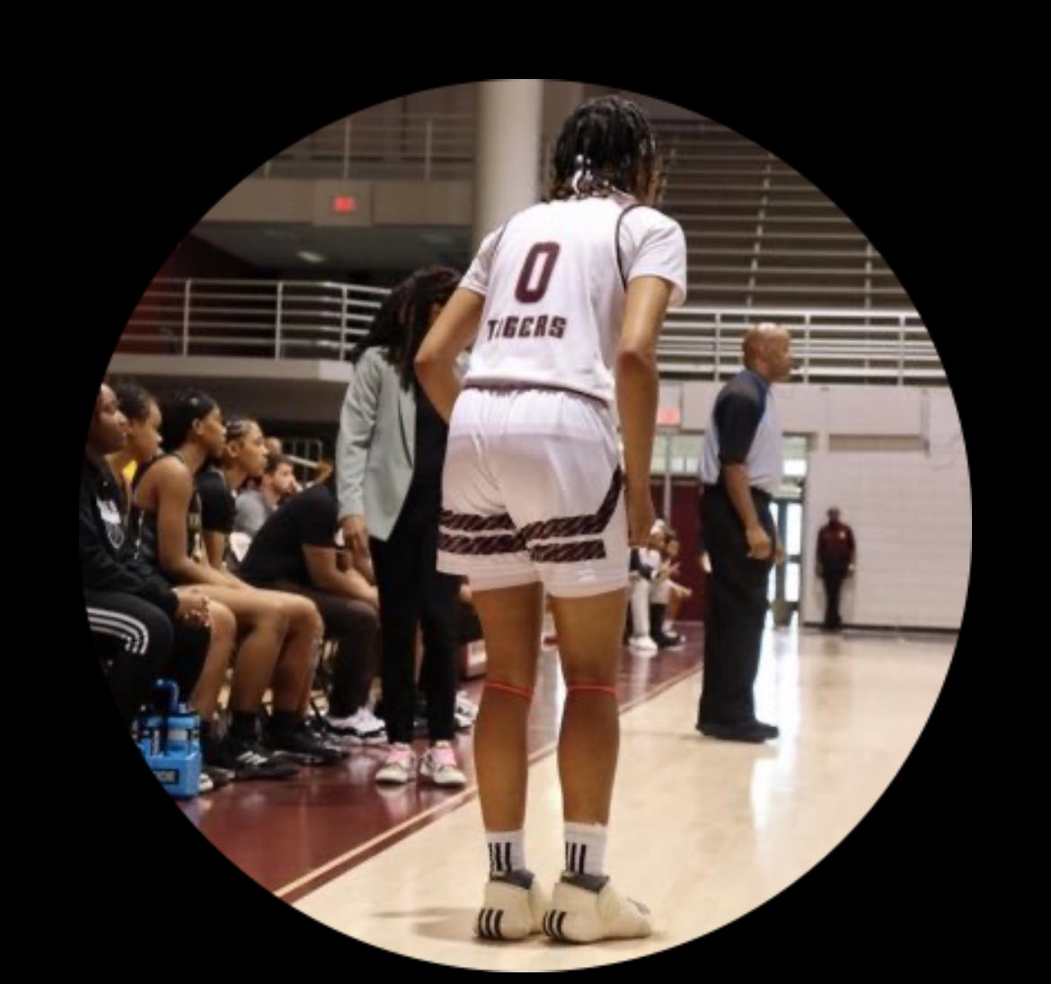 Coach EV (@evgeeker) on Twitter photo ⭐️Geekers JUCO Standout⭐️
⛹🏿<a href="/caylamyers15/">cayla myers</a>
📏 5’11
🏫<a href="/cccladyhoops/">CCC Women’s Bball</a>
🎓2025
📝 Myers the former Velma Jackson star put on absolute show tonight, she had 21pts for CCC as she helped the Lady Tigers break open a 1pt game at the half and CCC went on to a 68-56 win on the road ⭐️Geekers JUCO Standout⭐️
⛹🏿<a href="/caylamyers15/">cayla myers</a>
📏 5’11
🏫<a href="/cccladyhoops/">CCC Women’s Bball</a>
🎓2025
📝 Myers the former Velma Jackson star put on absolute show tonight, she had 21pts for CCC as she helped the Lady Tigers break open a 1pt game at the half and CCC went on to a 68-56 win on the road