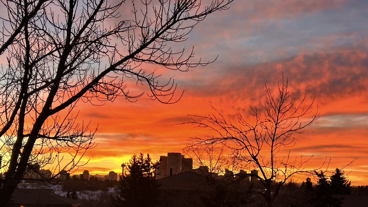RickFriesen33's tweet photo. Hey @CTV_Danielle check out these sunset pictures from tonight. https://t.co/v0EsYsGubB