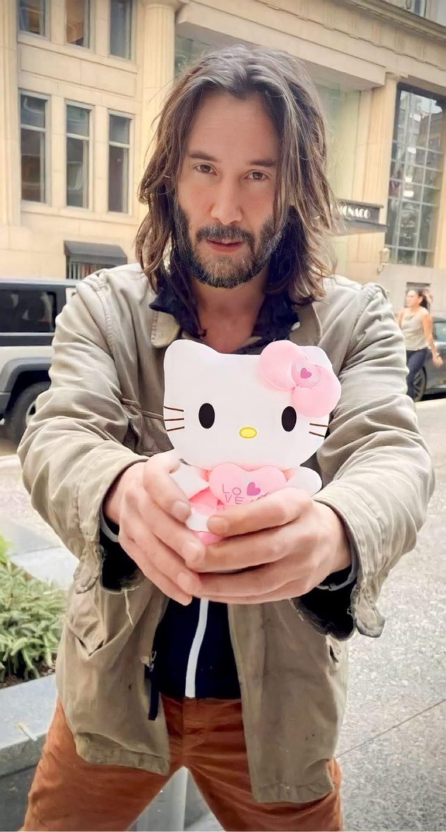 mercsilverhand's tweet photo. Smiles and offers you a gift. https://t.co/BjzXbqjBkT