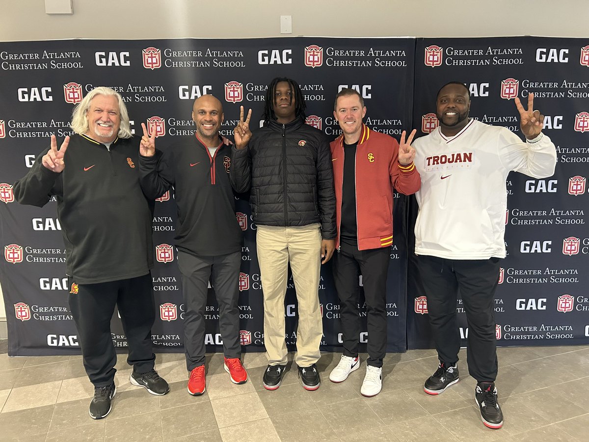 Dre Quinn 4 ⭐️ Edge (@dre2quinn) on Twitter photo Really appreciate the School Visit from <a href="/uscfb/">USC Football ✌️</a> ! #Fighton ✌️
<a href="/LincolnRiley/">Lincoln Riley</a> <a href="/Coach_Henny/">Eric Henderson</a> <a href="/dantonlynn/">D'Anton Lynn</a> <a href="/flowlikerob/">Rob Ryan</a> Really appreciate the School Visit from <a href="/uscfb/">USC Football ✌️</a> ! #Fighton ✌️
<a href="/LincolnRiley/">Lincoln Riley</a> <a href="/Coach_Henny/">Eric Henderson</a> <a href="/dantonlynn/">D'Anton Lynn</a> <a href="/flowlikerob/">Rob Ryan</a>