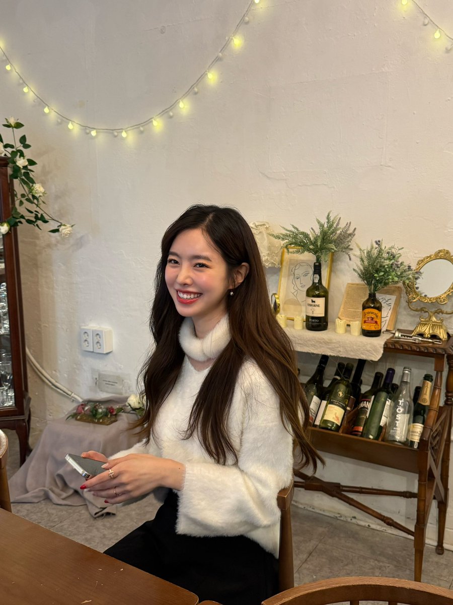 Jinseyeon's tweet photo. 새해 복 많이많이❤️⠀
⠀
2025 화이팅🌱 https://t.co/c2dIbLxNV4