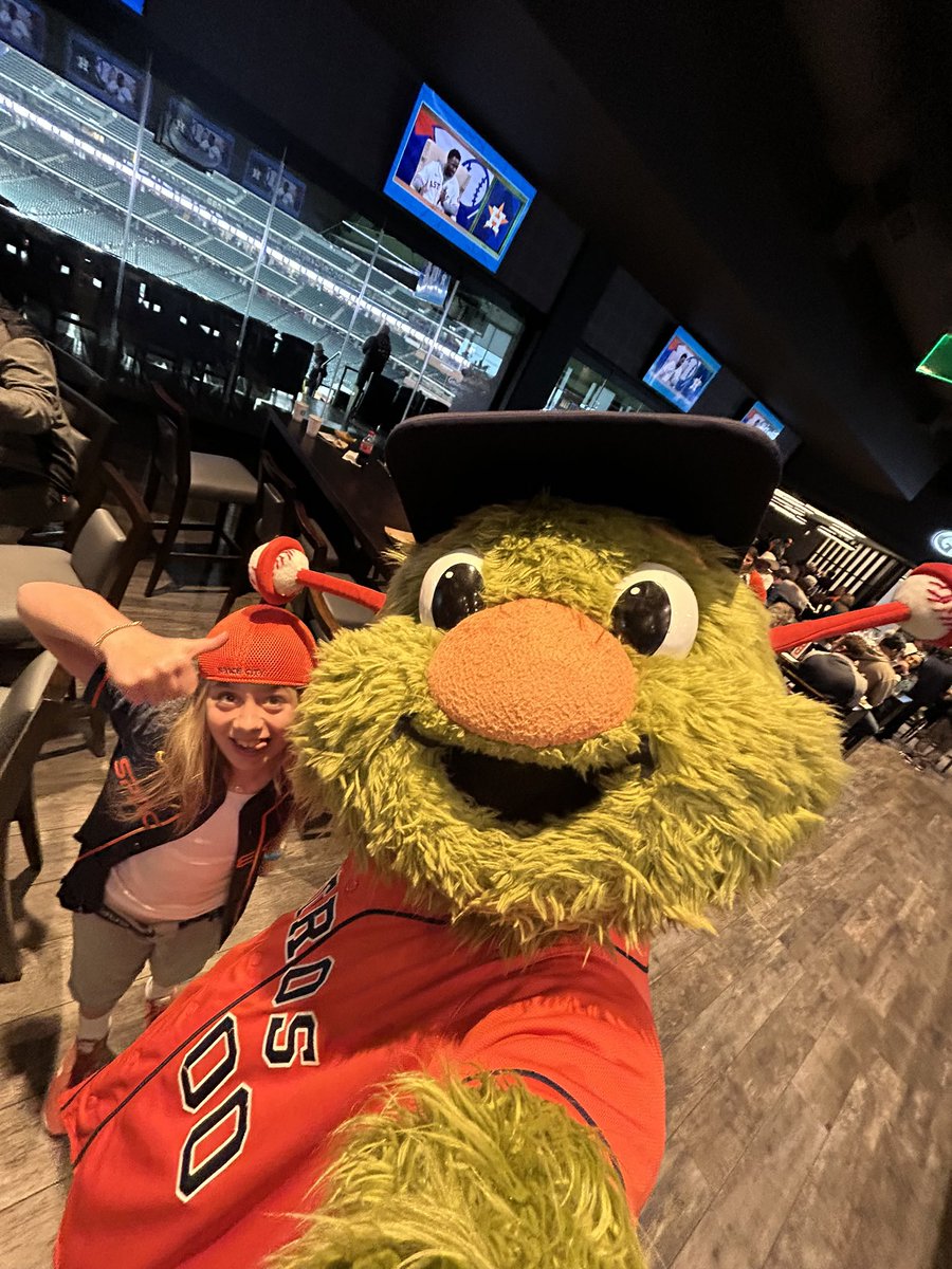 jilliancnel's tweet photo. @astros …@OrbitAstros served https://t.co/MhivNR4pqQ