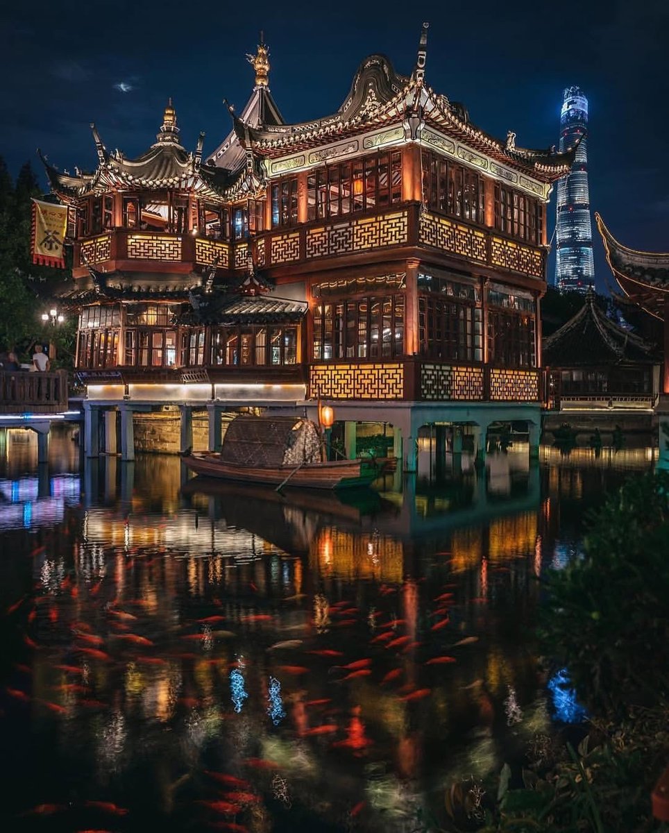 Yu Garden, also known as Yuyuan Garden, is a large and beautiful Chinese garden situated next to the City God Temple in the northeastern part of Shanghai's Old City, within the linkedin.com/posts/reenehop…