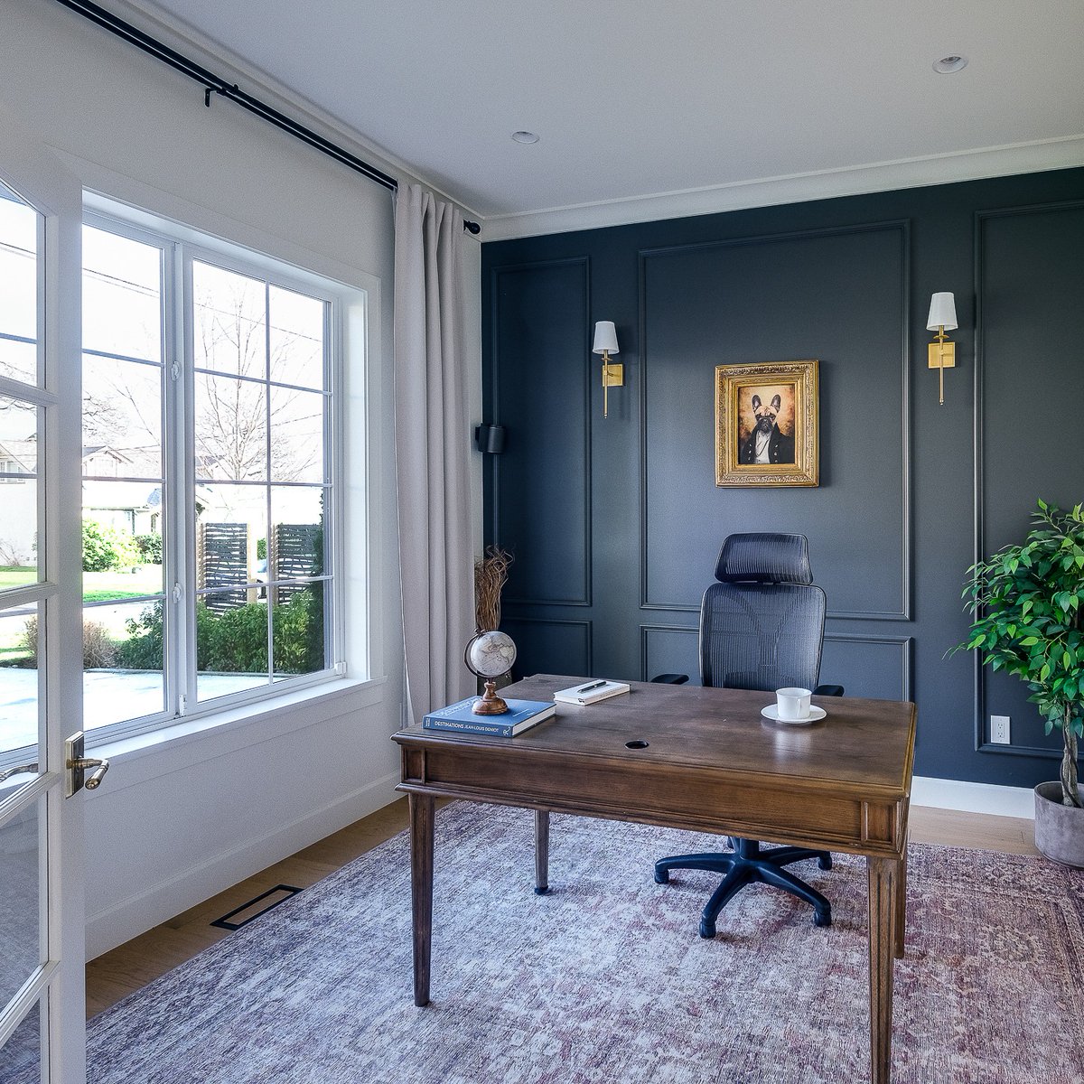 PinnacleHomesG2's tweet photo. ✨ ✏️ Home offices that inspire! From modern elegance to warm wood finishes, these spaces are perfect for work and creativity. Which one is your favourite? 1, 2, or 3? Let us know! 👇
#homeofficegoals #victoriarealestate #luxuryliving #interiordesign https://t.co/zPoas7kge6