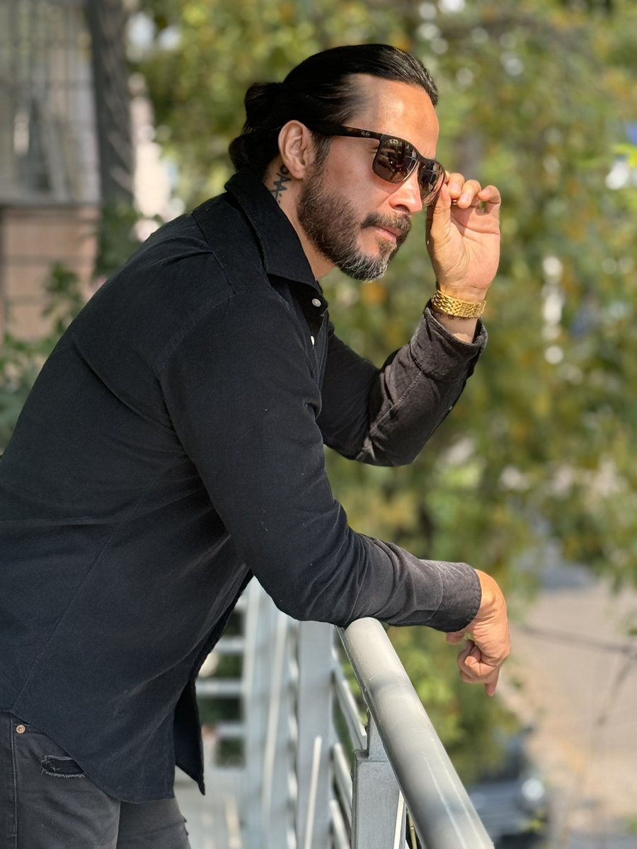 No es mi culpa que mi mamá no haya parido un humano sino una obra de arte pues.