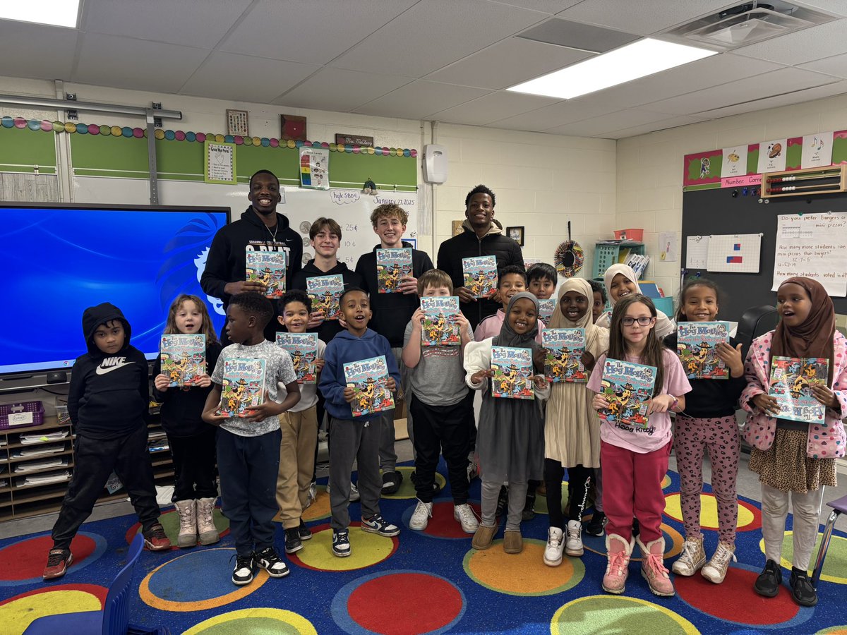 gahannafootball's tweet photo. Great day @GoshenLane  for our athletes and 2nd grade students!  Super excited to see our @gahannafootball athletes reading to our classes. @secondandseven @GLHS_Athletics #PayItForward https://t.co/cLD9AdjVyb
