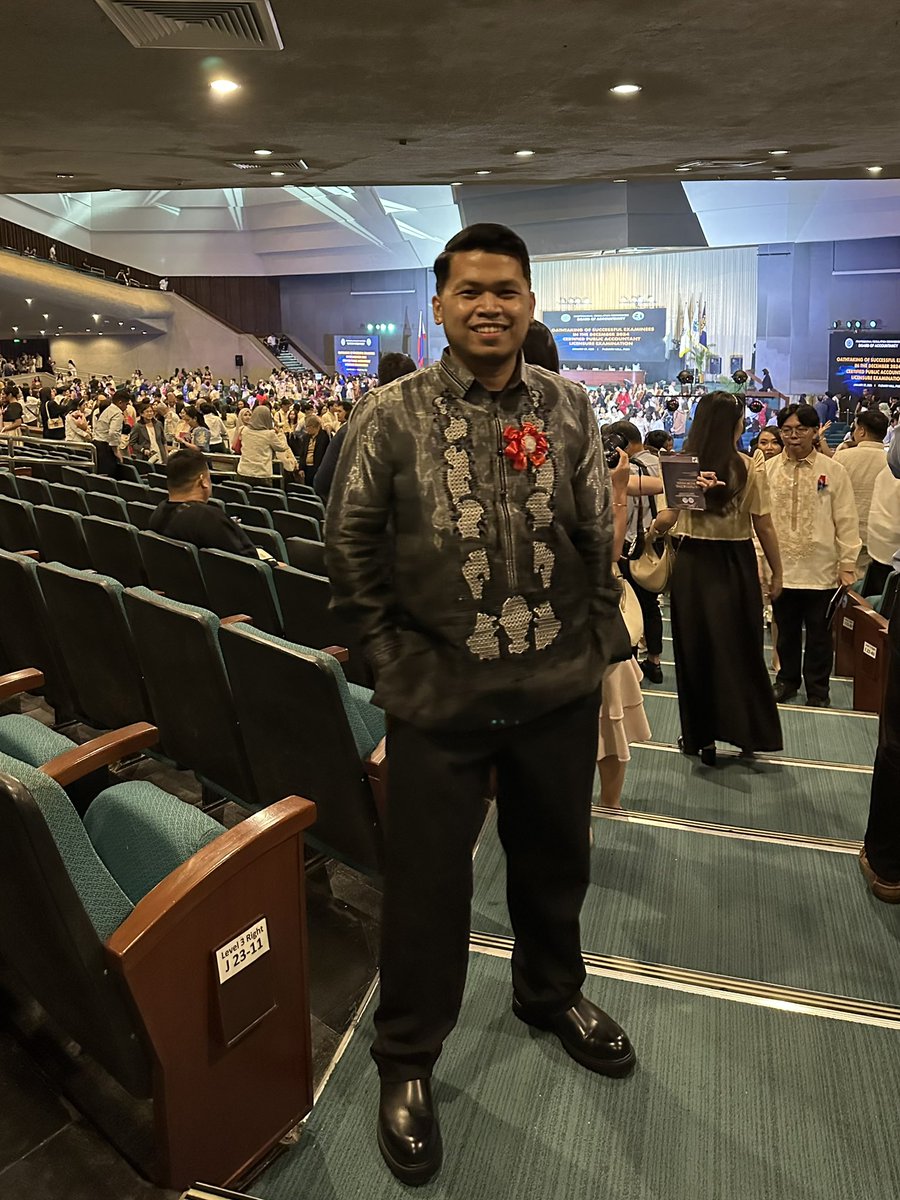 cpabydec2024's tweet photo. Now a full-fledged CPA ✨

“Para to kay lord” 😌 https://t.co/CoaxW4fk10