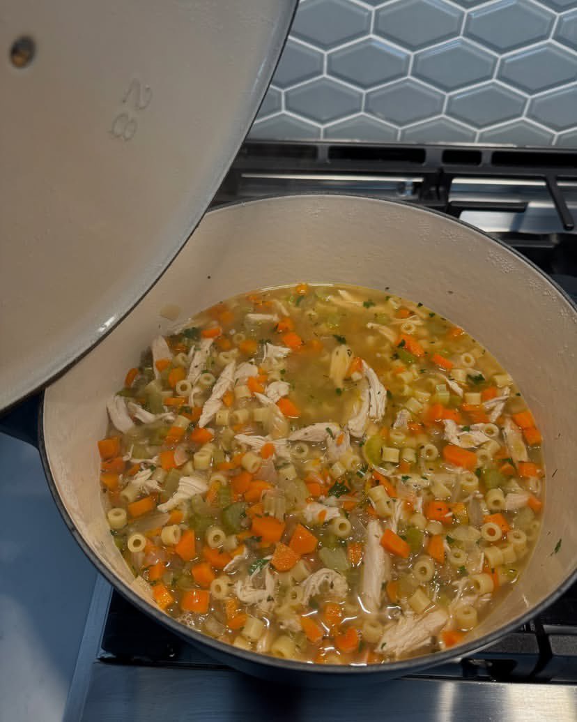 leadchris2's tweet image. Well, I did it again… homemade, pulled roasted chicken, vegetable pasta soup. Simple comfort and winter joy.