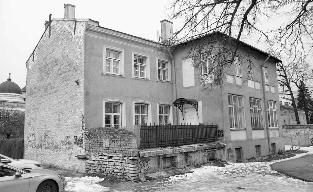 ALassetur's tweet image. --------------------------------------------------------
A new week began in quiet calm, as the scent of fresh coffee mingled with the soft winter chill creeping through the windows.

#PhotoNFT #lassetur #nfts #NFT #NFTCommunity #NFTCollection #NFTfam #art #NFTart #nftarti̇st…