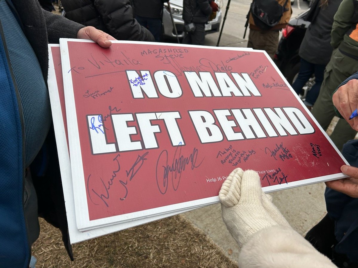TMT32268's tweet photo. DC 2025-though the inauguration was disappointing (not one glimpse of President Trump) I did get to see Biden leave:) The highlight was being at the gulag with all the released Patriots and meeting some badass MAGA people😁 https://t.co/BwCk7cvGJH