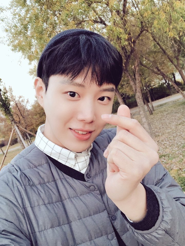 UpdateKBoys's tweet photo. 🎉🎂 Hoje, o Yejun do F.Cuz, está completando 33 anos. Parabéns!

Nós desejamos um feliz aniversário, muita saúde e sucesso em sua carreira! 🥳✨

HAPPY YEJUN DAY
#HAPPYYEJUNDAY 
#FCUZ #포커즈
#YEJUN #예준 https://t.co/9KC1OJCCy6