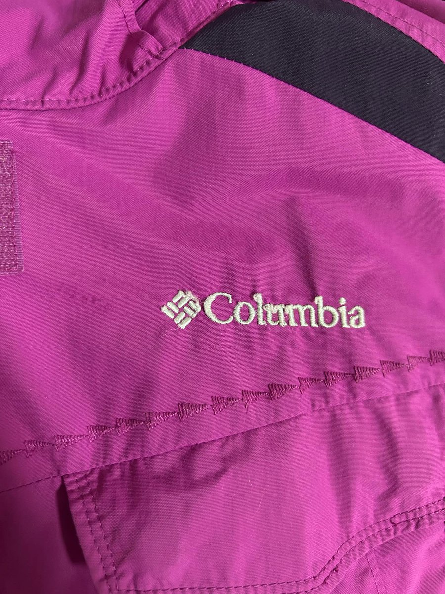 brreamm's tweet photo. เสื้อกันลม/กันน้ำ Columbia แท้💯%  
📷𝐏𝐫𝐢𝐜𝐞 :280฿ 
𝐁𝐫𝐚𝐧𝐝 :Columbia  𝐒𝐢𝐳𝐞 :S อก 40|ยาว26 
สภาพดี ตำหนินิดหน่อยไม่มีผลต่อการใช้งานค่ะDMถามเพิ่มเติมได้ค่ะ 
#เสื้อกันหนาว #ส่งต่อเสื้อผ้ามือสองสภาพดี #เสื้อกันลม #Columbia #เสื้อColumbia #โล๊ะตู้เสื้อผ้ามือสอง #โล๊ะตู้ https://t.co/4WaiA0UBPO
