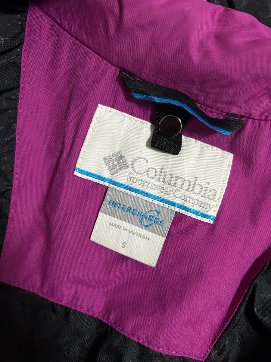 brreamm's tweet photo. เสื้อกันลม/กันน้ำ Columbia แท้💯%  
📷𝐏𝐫𝐢𝐜𝐞 :280฿ 
𝐁𝐫𝐚𝐧𝐝 :Columbia  𝐒𝐢𝐳𝐞 :S อก 40|ยาว26 
สภาพดี ตำหนินิดหน่อยไม่มีผลต่อการใช้งานค่ะDMถามเพิ่มเติมได้ค่ะ 
#เสื้อกันหนาว #ส่งต่อเสื้อผ้ามือสองสภาพดี #เสื้อกันลม #Columbia #เสื้อColumbia #โล๊ะตู้เสื้อผ้ามือสอง #โล๊ะตู้ https://t.co/4WaiA0UBPO