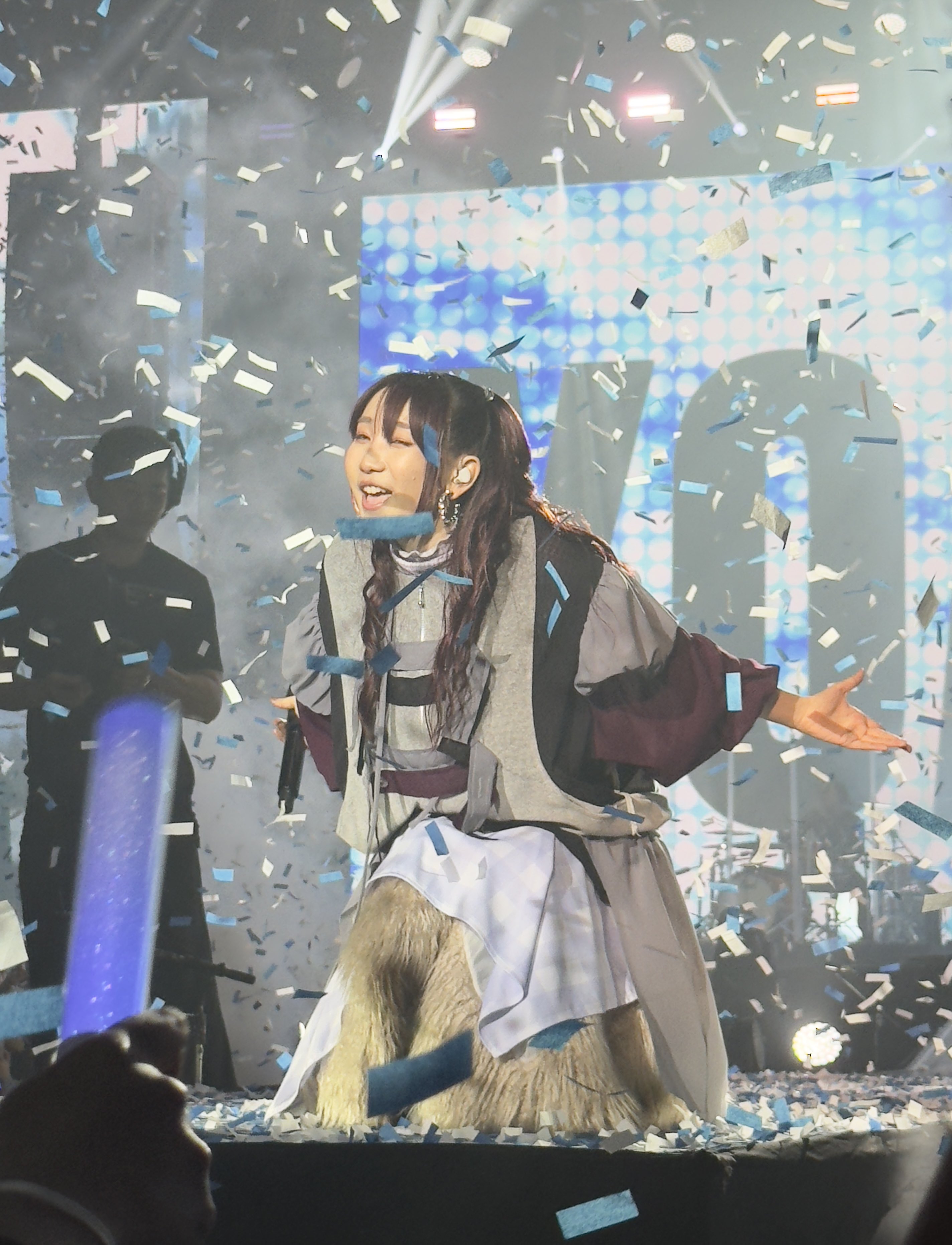 YOASOBI のロンドン公演で、Ikuraちゃんが着ていたTシャツ　現地販売！ YOASOBI のロンドン公演で、Ikuraちゃんが着ていたTシャツ 現地