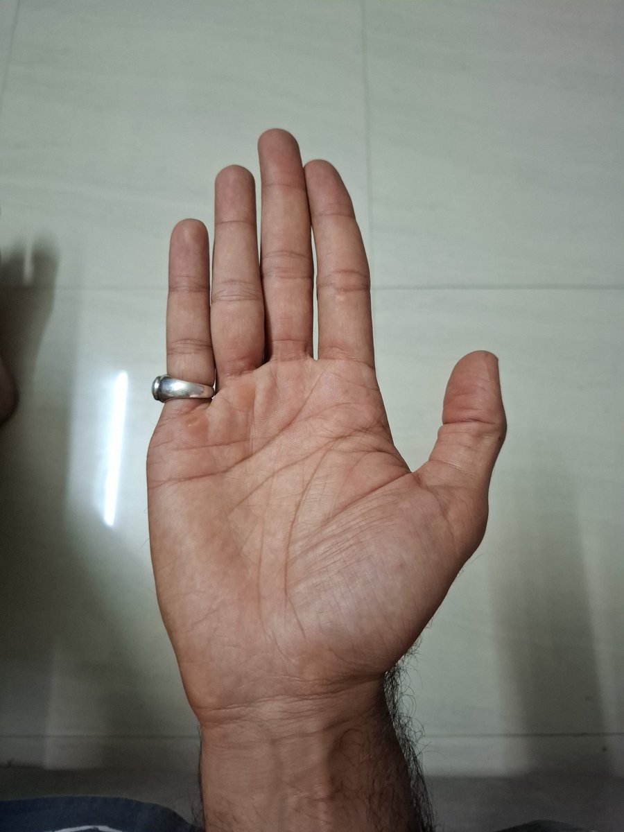 kushalized's tweet photo. @RynoxGears, could you guys share such a size guide for your gloves? 

My size is 

1 - 26cms
2 - 15cms
3 - 16cms
4 - 9.5cms

Are there any products available in your range which fits my size  ?? 

#help #ridingloves https://t.co/rLmwqKcErY