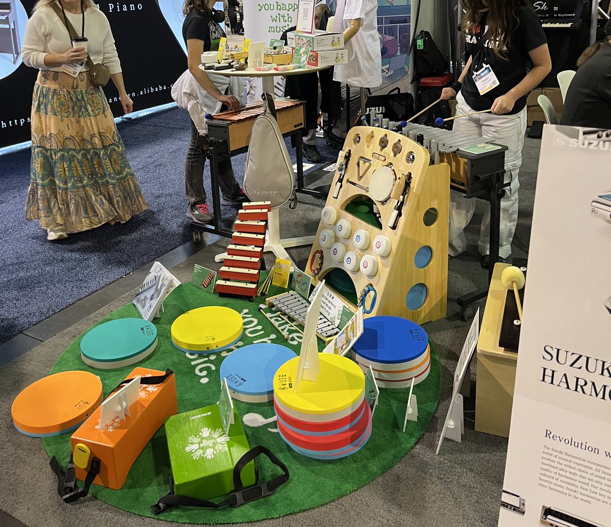 suzuki_music's tweet image. NAMM Show無事走り抜けました！
届いたばかりの写真をお届けします📸

スズキではブースの一角にキッズスペースもとり、たくさんの方にお楽しみいただきました！
#NAMMShow