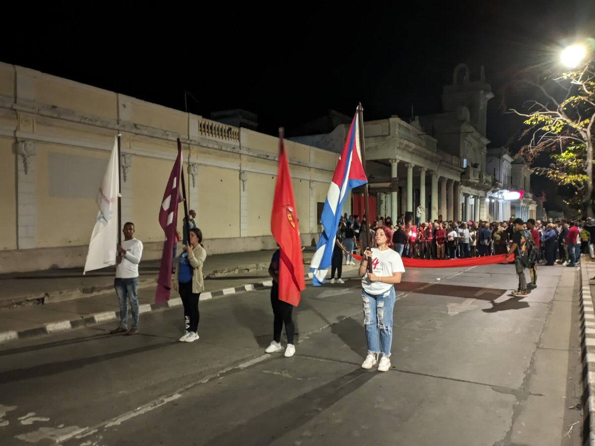 ucfgos's tweet photo. 🔥 #SiempreAntimperialistas trabajadores y estudiantes del alma mater cienfueguera, presentes este #27DeEnero en la #MarchaDeLasAntorchas❗

🔔 Es este, nuestro #homenaje sincero al más universal de los #cubanos: #JoséMartí.

#SomosUCf #MarchaDeLasAntorchas #UniversidadCubana https://t.co/5dFRMo5wkf