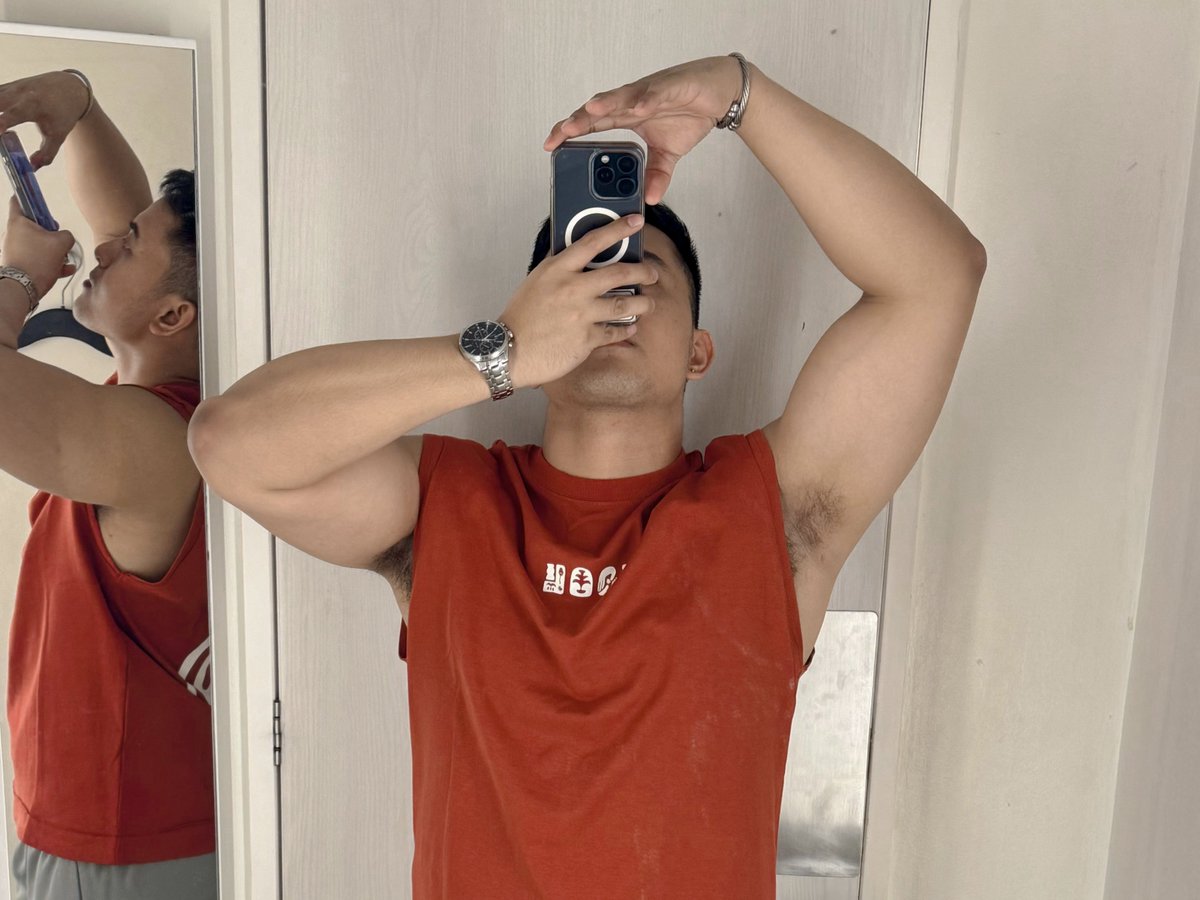 ranzhilado's tweet photo. Should I get the Top? 🍊👌🏻 https://t.co/ZVWCpmKsvI