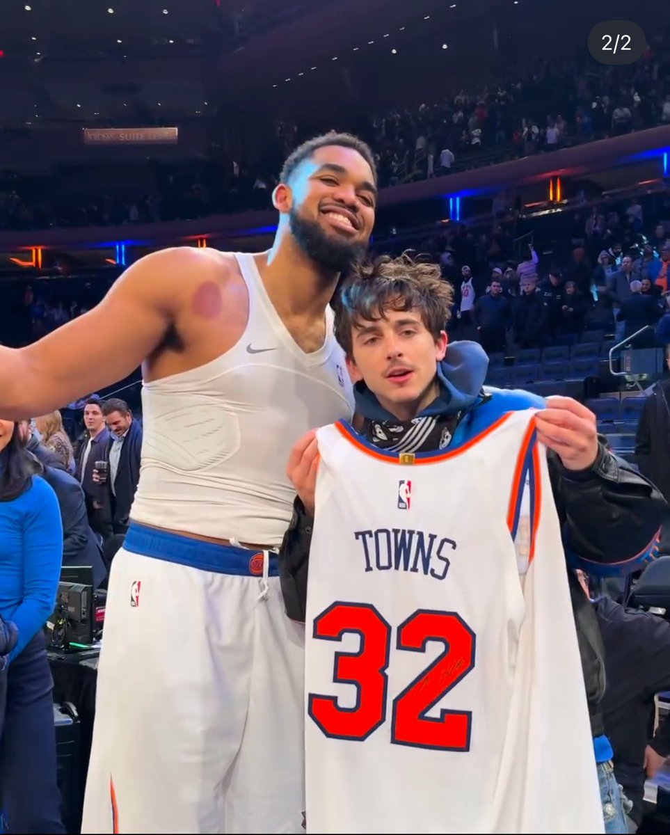 88Grimlin's tweet photo. I don’t care what anyone says…Timothee Chalamet gave Karl-Anthony Towns that classless hickey on his shoulder https://t.co/VKYKCtF9gS