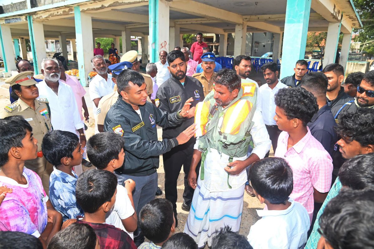 IN_Parundu's tweet photo. The bikers began the expedition from #Ramanathapuram on 26 Jan 25, and over a period of 2 days, covered a distance of over 500 kms, conducting awareness campaigns enroute at fishing harbours of #Nagapattinam, #Devipattinam, #Thondi, #Mallipattinam &amp; #Jegathapattinam. https://t.co/Ca5XJadai9