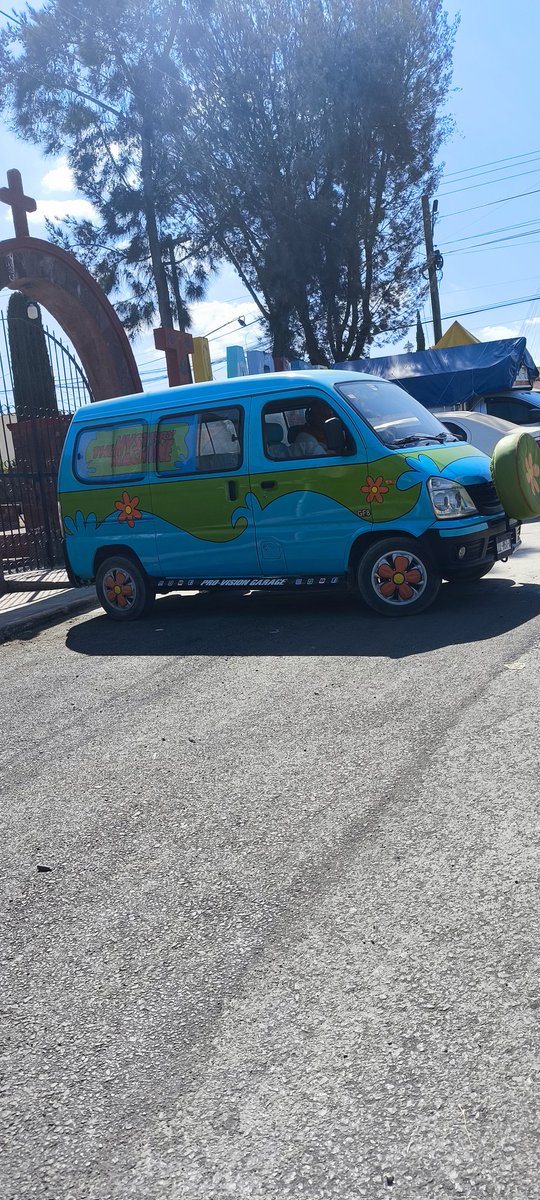chavarol's tweet photo. Me encontre esta joyita rodando por algún lugar de #Pachuca The Mystery Machine. https://t.co/0df1JvWb2Q