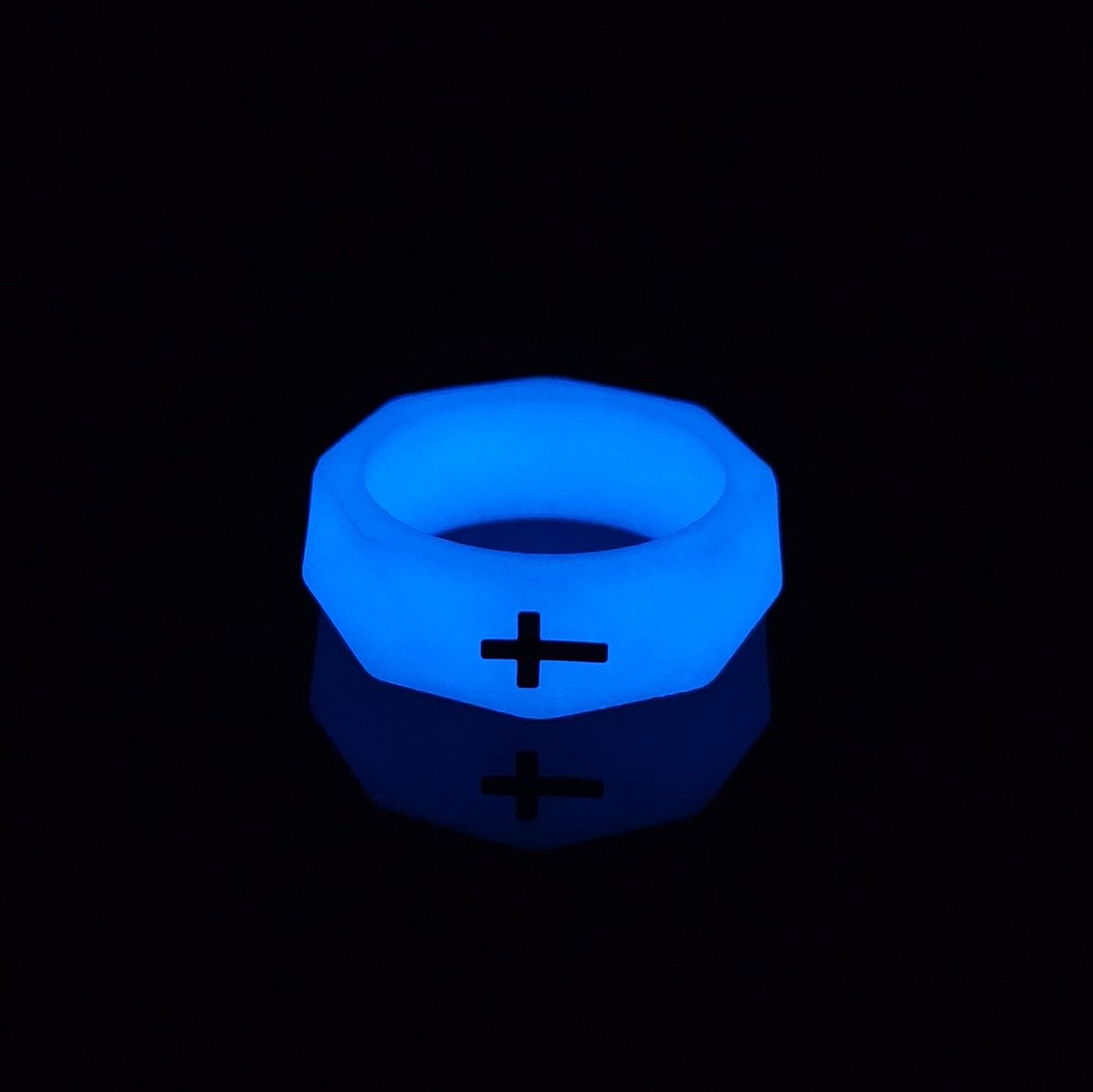 gemvius's tweet image. NEW DROP // Blue Glow Faith Ring
Our ring collection is growing with the addition of our new Blue Glow ring! With its solid silicone construction, this ring is ultra comfortable and durable. It's made for daily wear. Mix a little sunlight in and watch it glow bright in the dark!